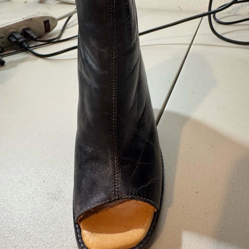 Bed Stu Black Leather Peep-Toe Heeled Boots - Picture 6 of 10